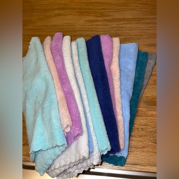 Soft Multi-Color Towel Set - Picture 4 of 4